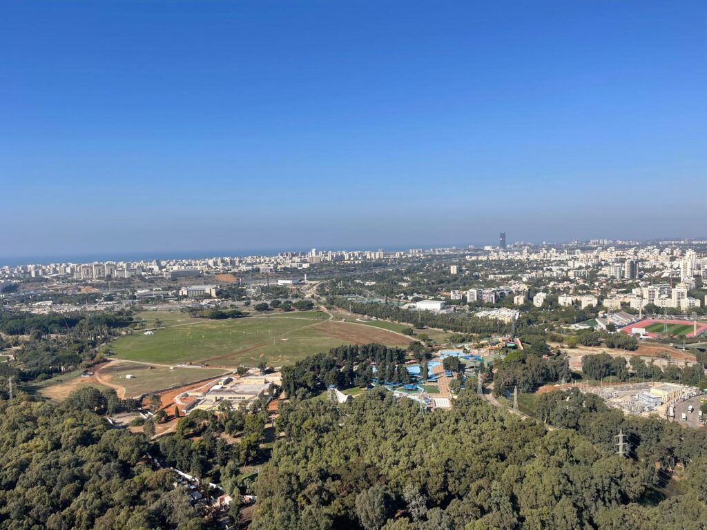 מוצע למכירה מגרש בעיר צפונית לחיפה כ 200 יחידות דיור במחיר כ 325 אלף שקל כולל השבחה ופיתוח